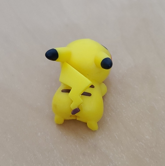 Pokémon Pikachu Cable Protector - Picture 3 of 6
